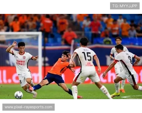 足球场上的球星失误瞬间：他们如何从跌倒中重拾荣耀